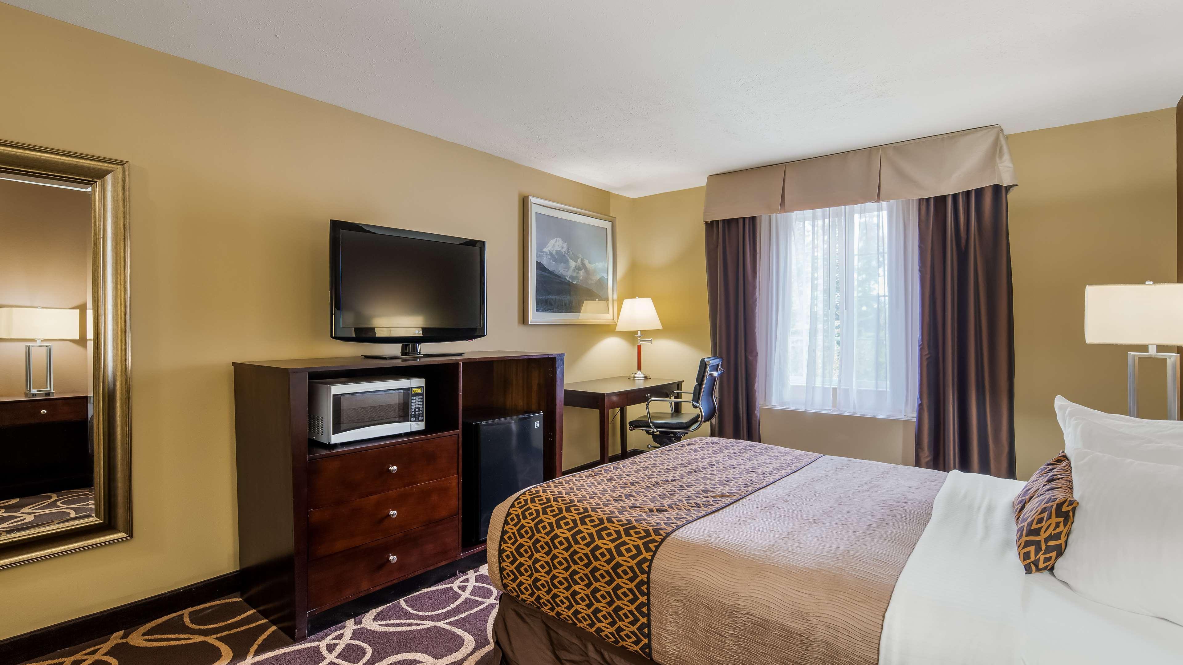 Western Pioneer Park Hotel 3*