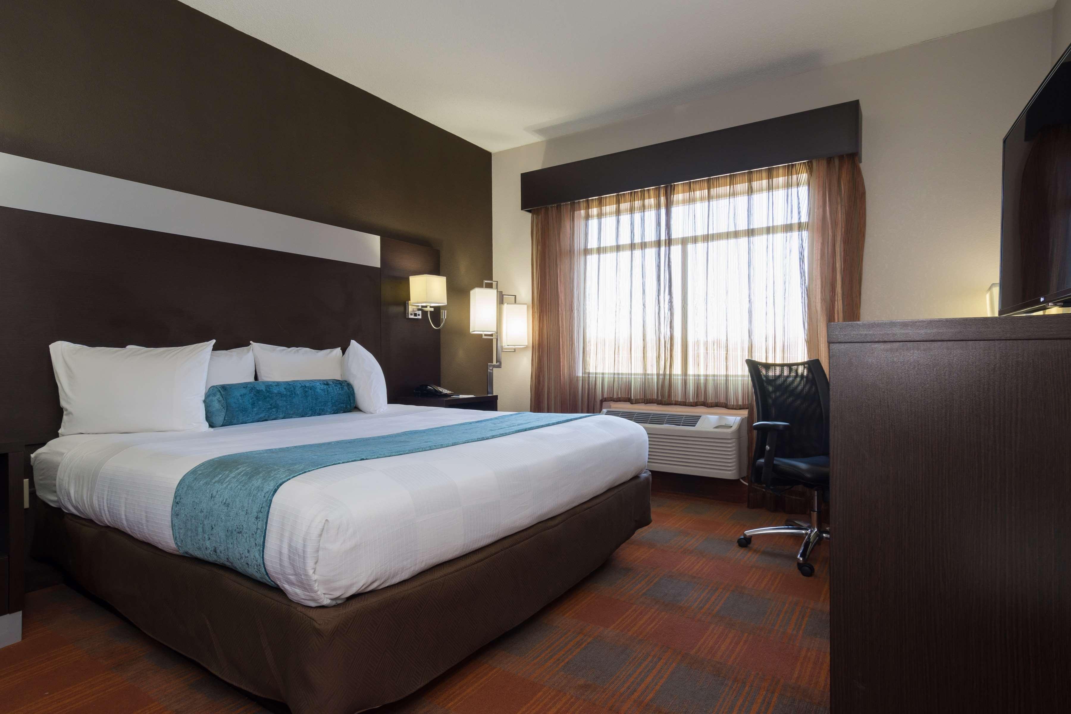 Western Pioneer Park Hotel 3*